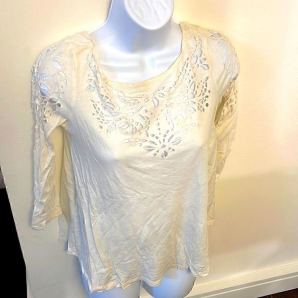 Long  sleeve cream top Urban Outfitters Size Small - Picture 1 of 7